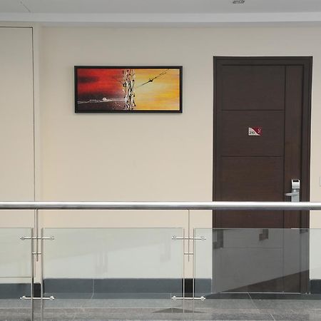Hotel Gulnar New Delhi Exterior photo