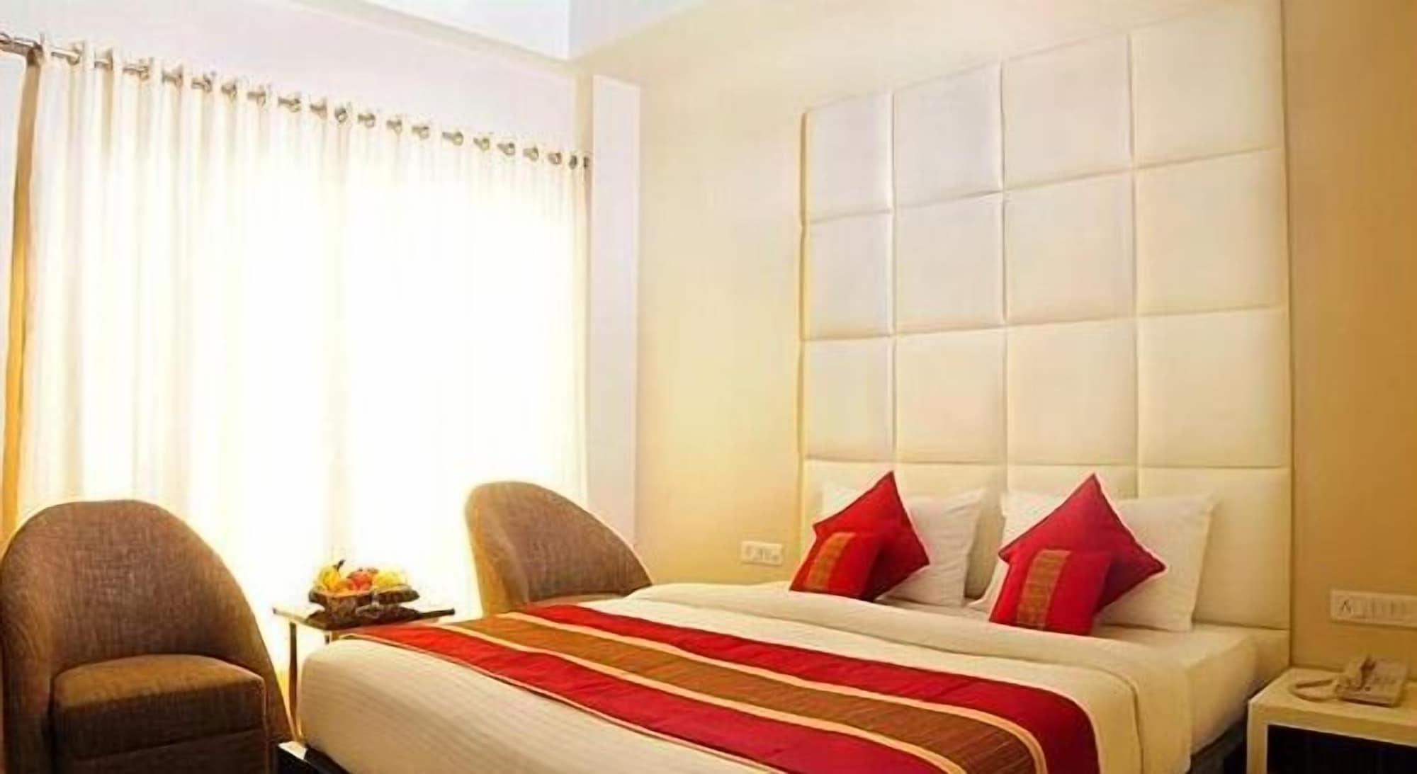 Hotel Gulnar New Delhi Exterior photo