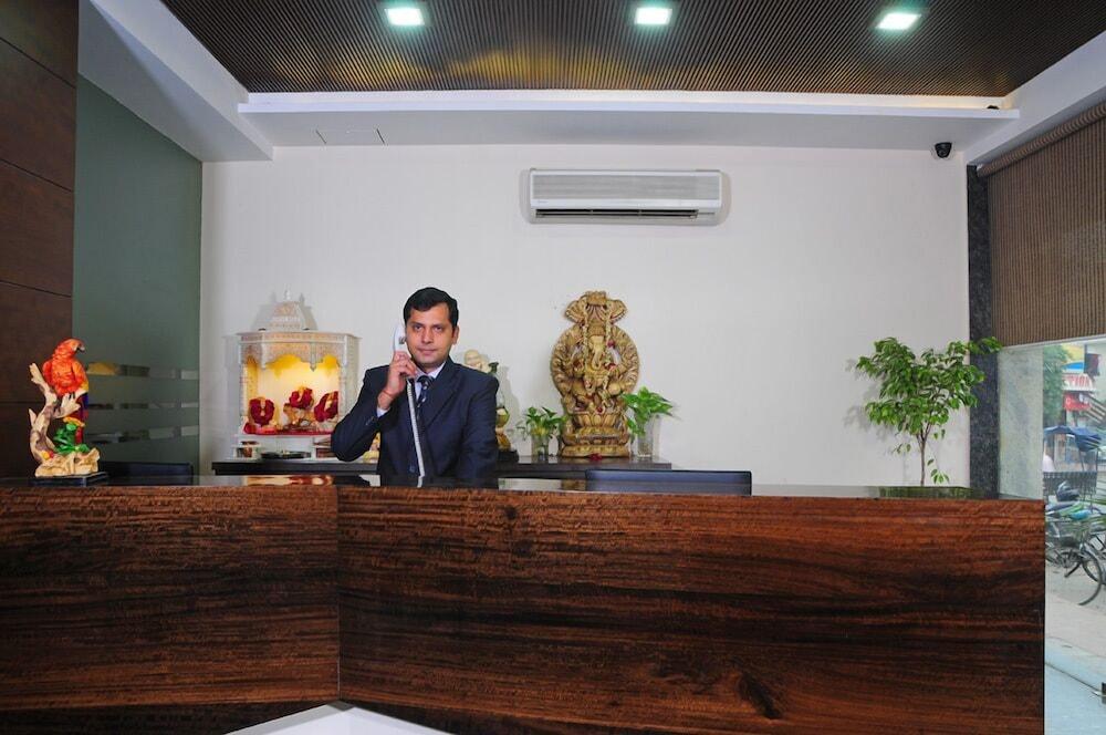 Hotel Gulnar New Delhi Exterior photo
