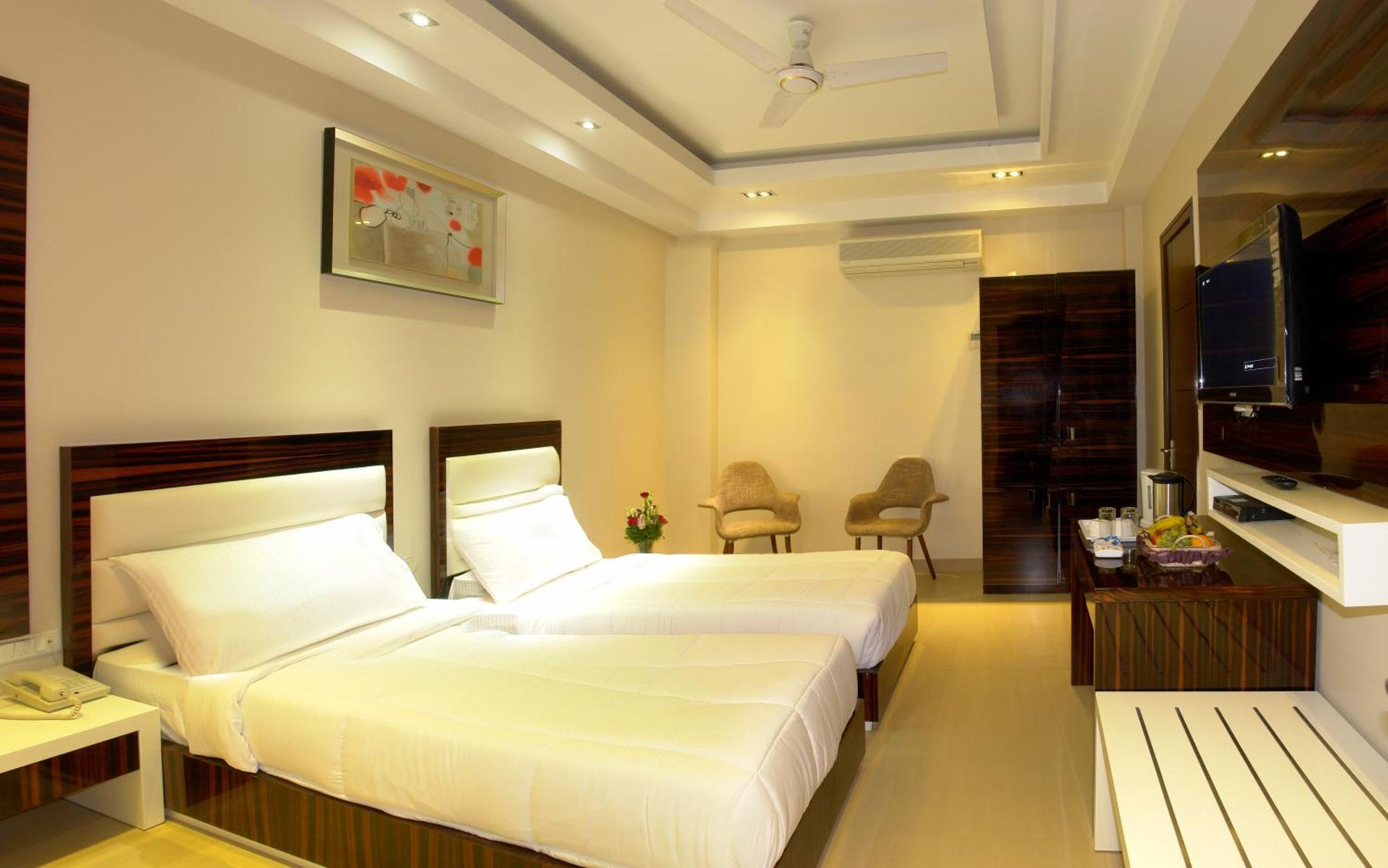 Hotel Gulnar New Delhi Exterior photo